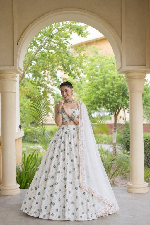 Ladli wholesale lehenga market in mumbai